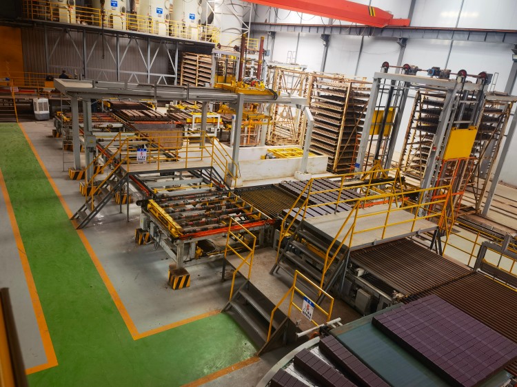 固废资源化再生装配式墙板的绿色低碳先进工艺及技术成果转化